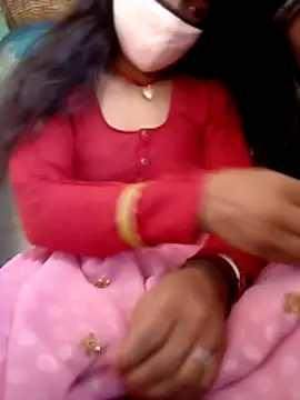 Aarti9080 online show from June 17, 2026, 6:27 am