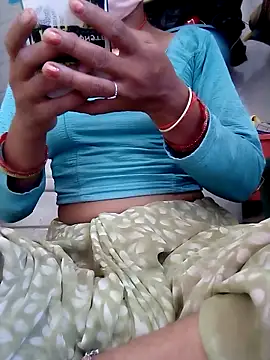 Aarti9080 online show from June 18, 2026, 7:08 am
