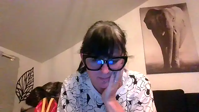 sexujuly88 online show from June 17, 2026, 8:43 pm