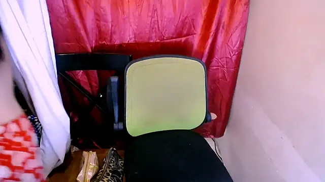Snapshot of lovely_samina chatting on June 22, 2026, 6:05 pm lovely samina online show from June 22, 2026, 6:05 pm