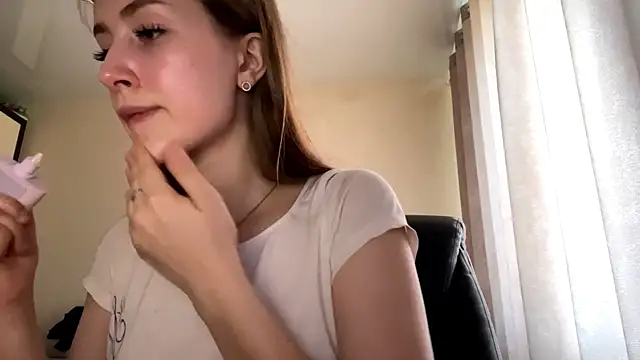 Kitty M0rphes online show from August 2, 2026, 10:25 am