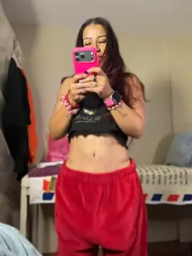 ArielFerrara online show from July 26, 2026, 8:43 am