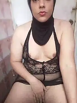LenaQPeach online show from August 7, 2026, 1:24 pm