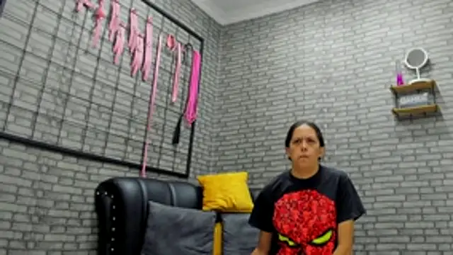 missnicollee online show from July 23, 2026, 7:12 pm