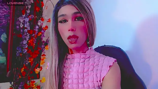 Honey Balenciaga online show from June 21, 2026, 3:31 am