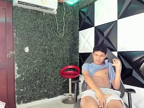 davexxx  online show from July 16, 2026, 3:34 am
