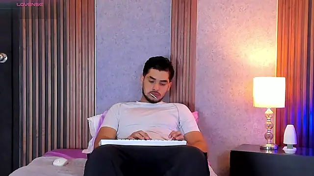 luciano vitale online show from July 10, 2026, 12:41 pm