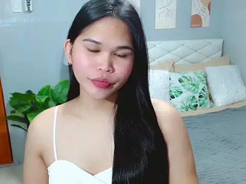 AlianaFord online show from July 11, 2026, 5:48 pm