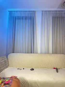 ValentinaMonroee online show from July 10, 2026, 7:27 pm