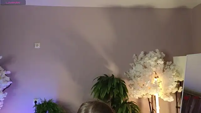 Lina deels online show from July 23, 2026, 7:34 pm