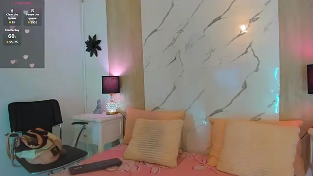 DanniValencia online show from June 19, 2026, 1:26 pm