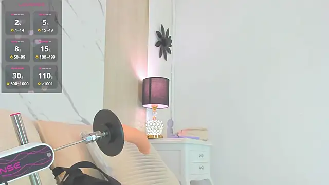 DanniValencia online show from July 10, 2026, 1:58 pm
