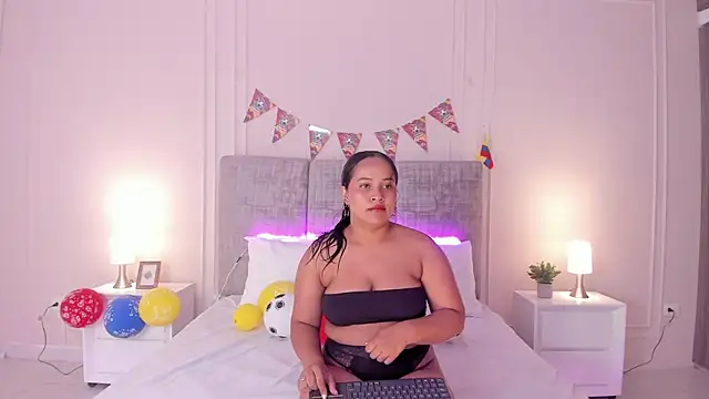 Emma-Velez online show from June 30, 2026, 12:06 pm
