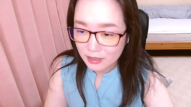 LENA-xo online show from July 28, 2026, 5:36 am