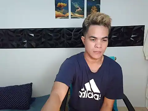 yourmikexxx online show from July 24, 2026, 1:20 pm