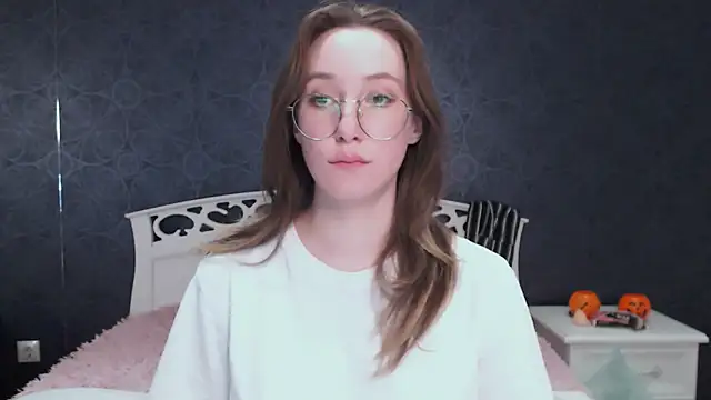 Niixi online show from June 13, 2026, 3:54 pm