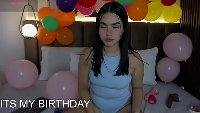 Bella18   online show from July 21, 2026, 9:17 pm