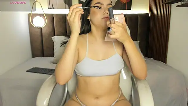 Bella18   online show from July 24, 2026, 10:30 pm