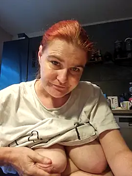 GoldenWifee online show from July 22, 2026, 4:37 am