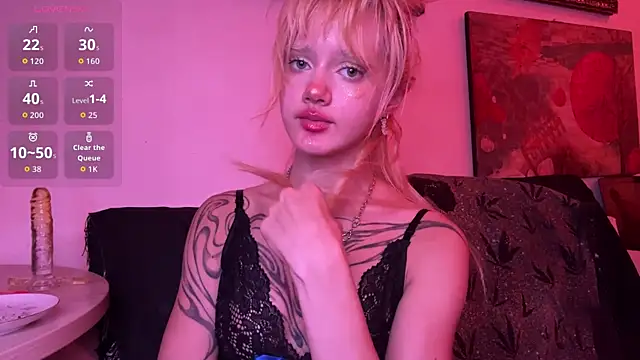 JoanneMcauly online show from July 5, 2026, 9:44 pm
