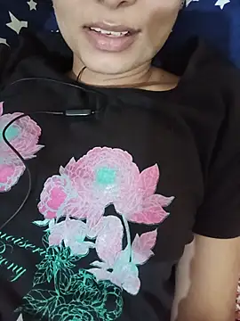 Shaina01 online show from June 16, 2026, 5:48 pm