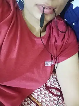 Shaina01 online show from June 17, 2026, 6:09 pm
