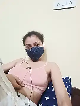 Shaina01 online show from June 20, 2026, 6:44 pm