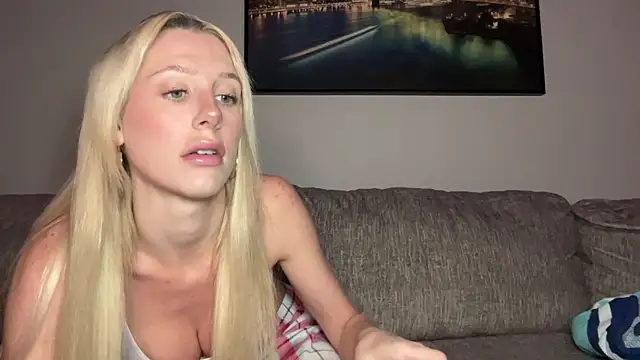 chelseapaigee online show from June 19, 2026, 3:11 am