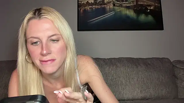 chelseapaigee online show from June 20, 2026, 5:32 am
