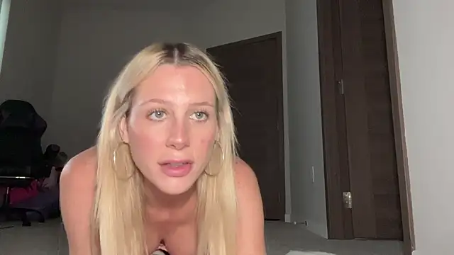 chelseapaigee online show from July 19, 2026, 1:31 am