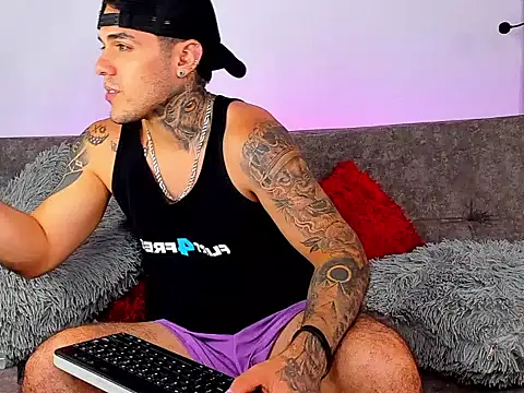 Snapshot of Austin_Rayne chatting on July 10, 2026, 3:33 am Austin Rayne online show from July 10, 2026, 3:33 am