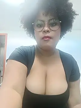 Lolacurly69 online show from June 12, 2026, 9:35 pm