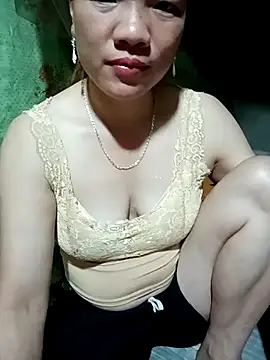 Snapshot of Eirlys-baby chatting on July 3, 2026, 12:06 am Eirlys-baby online show from July 3, 2026, 12:06 am
