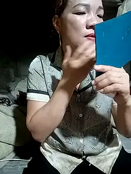 Snapshot of Eirlys-baby chatting on August 1, 2026, 11:25 pm Eirlys-baby online show from August 1, 2026, 11:25 pm