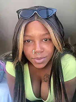 Snapshot of nia_coxlive chatting on July 27, 2026, 4:14 pm nia coxlive online show from July 27, 2026, 4:14 pm