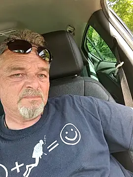Snapshot of Cyrillus69 chatting on June 21, 2026, 11:46 am Cyrillus69 online show from June 21, 2026, 11:46 am