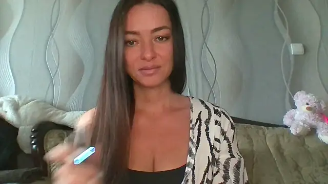 Mia Salamanka online show from July 18, 2026, 5:22 am