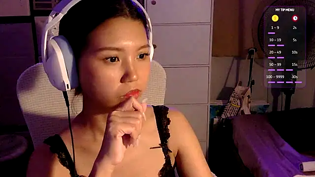 urgrl portia online show from June 19, 2026, 12:09 pm