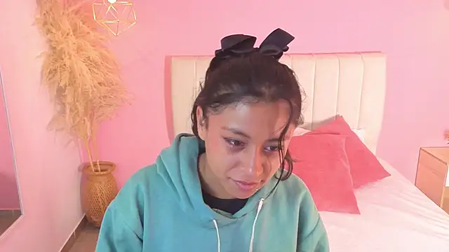 valeria  torres online show from July 16, 2026, 10:43 am