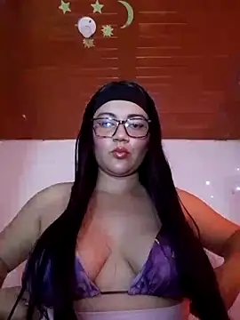 Snapshot of litle_hot chatting on June 16, 2026, 10:34 pm litle hot online show from June 16, 2026, 10:34 pm