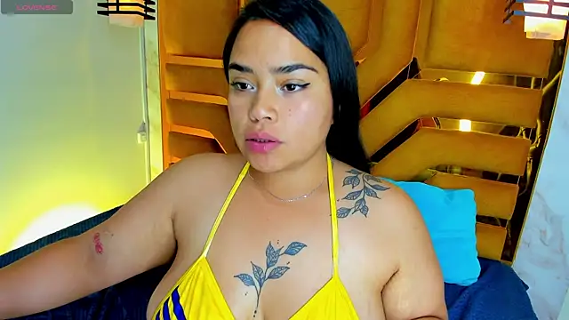 Violett Cinnamon online show from July 3, 2026, 11:55 pm