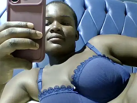 Sassylilmama online show from June 19, 2026, 4:44 pm