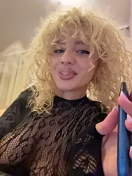 Snapshot of Khalee_syyy chatting on June 23, 2026, 4:27 pm Khalee syyy online show from June 23, 2026, 4:27 pm