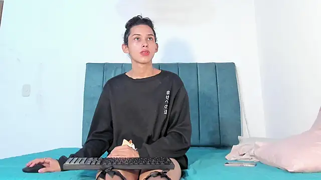 dakotadolly online show from July 30, 2026, 9:03 pm