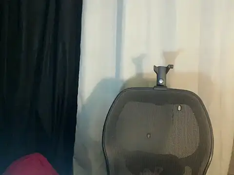 Snapshot of Ms_kendilux chatting on July 20, 2026, 1:24 pm Ms kendilux online show from July 20, 2026, 1:24 pm