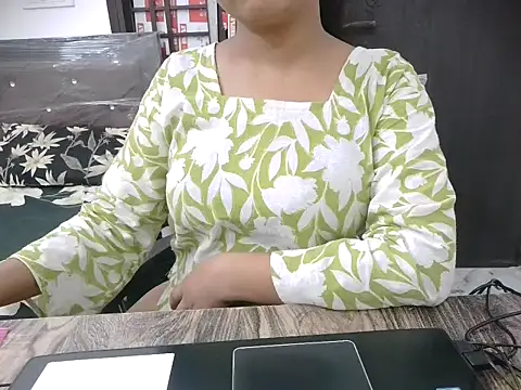 Bold-Divya1 online show from June 19, 2026, 3:44 am