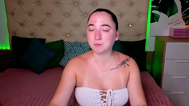 AVA MAXIMUS online show from July 14, 2026, 4:50 am