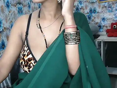Snapshot of NottyMomo chatting on July 31, 2026, 3:33 pm NottyMomo online show from July 31, 2026, 3:33 pm