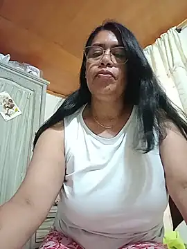 Emilif  online show from July 28, 2026, 3:54 pm