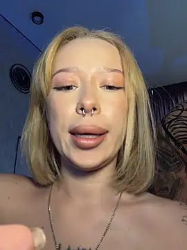 MaryChanXO online show from June 25, 2026, 9:58 am